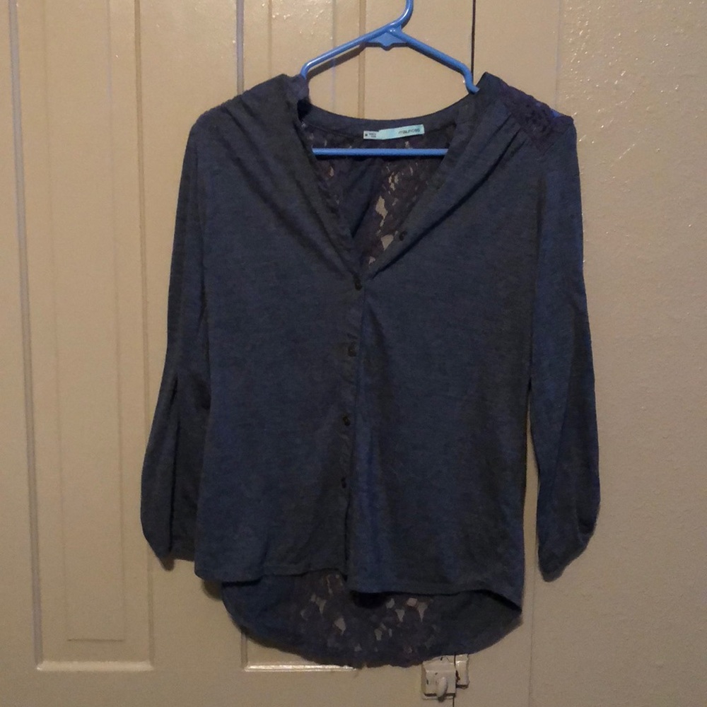 Quarter sleeve top